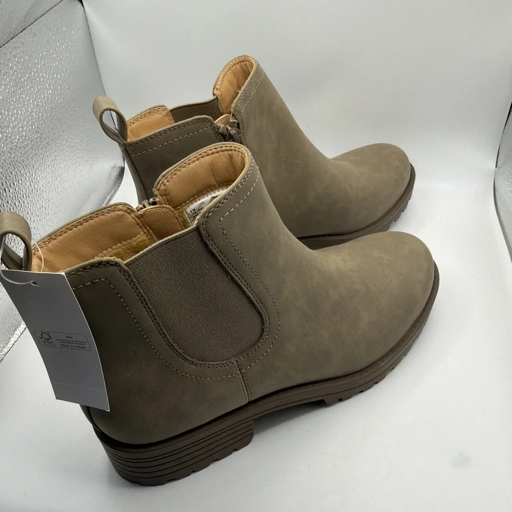 Buffalo David Bitton‎ Anna Womens Size 9 Brown Chelsea Boot Memory Foam New.